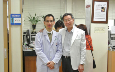 Learning the shoulder surgery technique with Professor Yong Girl Rhee, the top shoulder surgeon in Seoul, South Korea (2014)